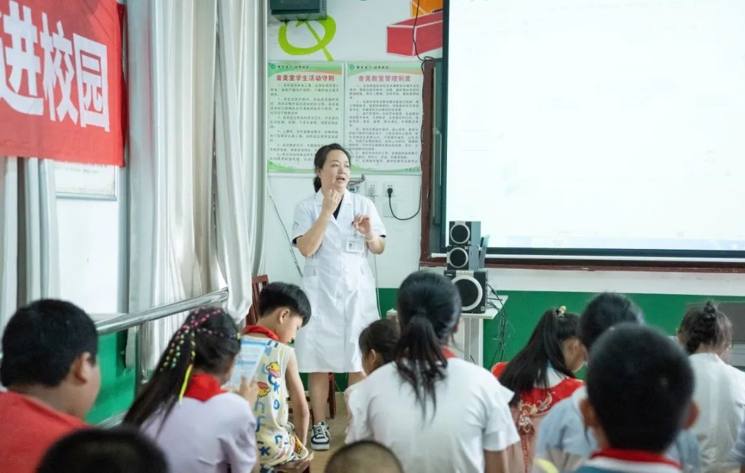 6月20日，華興兒保科主任吳琳